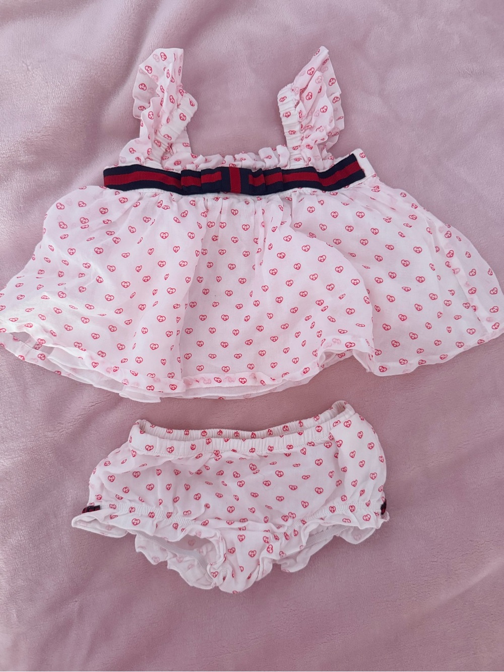 Gucci Girls Pink Heart Two-Piece Outfit with Navy Bow